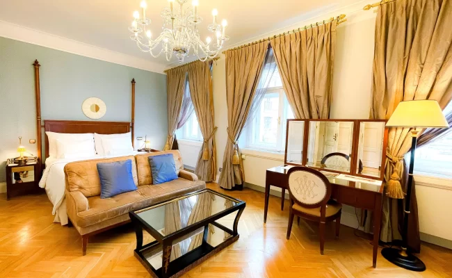 Mozart-prague-hotel-deluxe-room-river-view-3